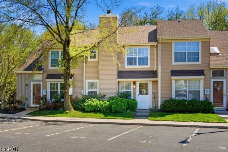 26 Alameda Ct, Eatontown Boro, NJ 07724