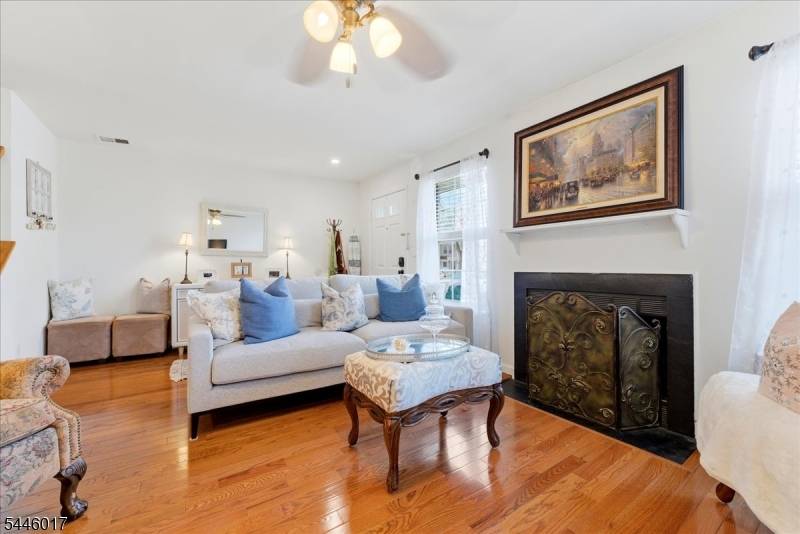 26 Alameda Ct, Eatontown Boro, NJ 07724
