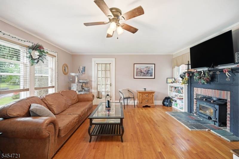 36 Hillside Ave, Newton Town, NJ 07860