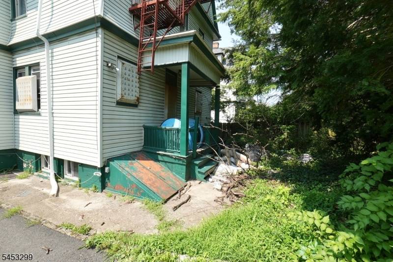 162 N Maple Ave, East Orange City, NJ 07017