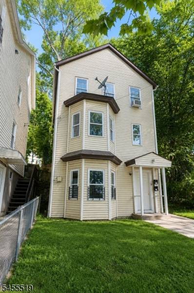 9 Circle Ave, Paterson City, NJ 07522
