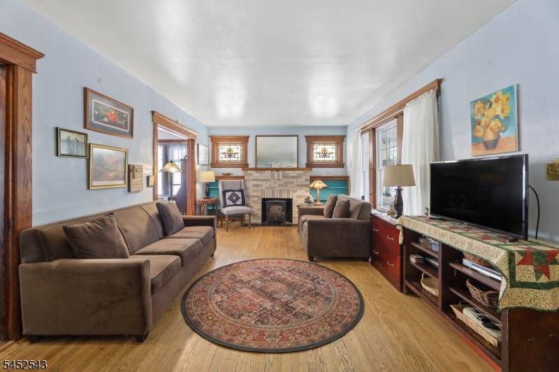 30 Brookside Ave, Hawthorne Boro, NJ 07506