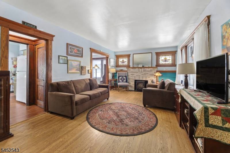 30 Brookside Ave, Hawthorne Boro, NJ 07506