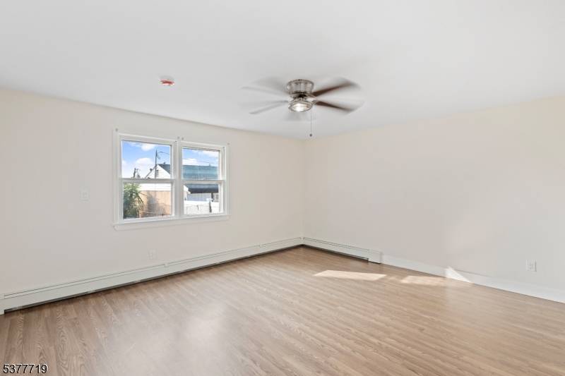 86 Farnham Ave, Garfield City, NJ 07026