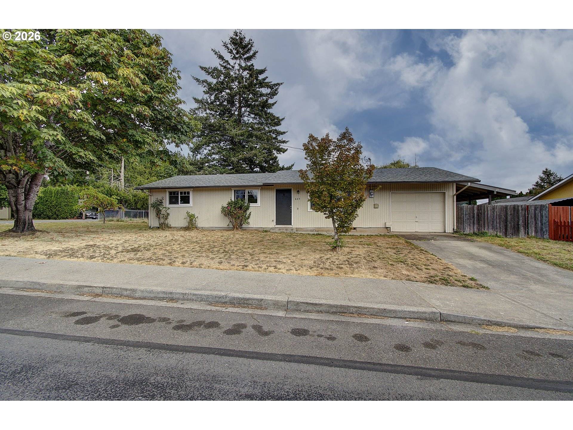 625 E ELM AVE, La Center, WA 98629