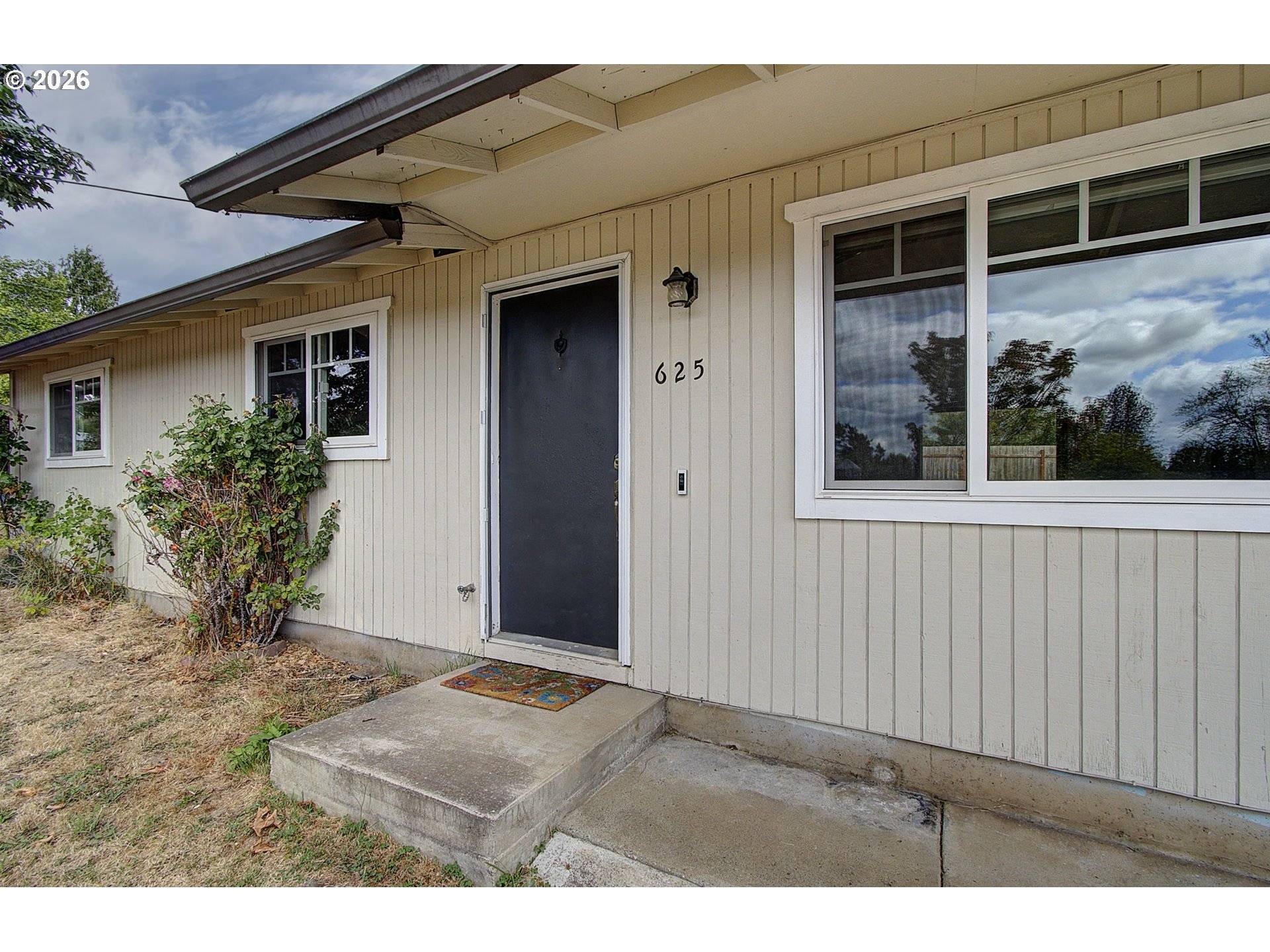 625 E ELM AVE, La Center, WA 98629