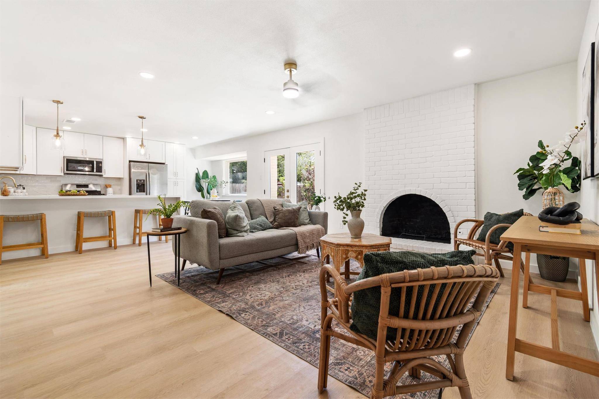 1307 Meadgreen DR, Austin, TX 78758
