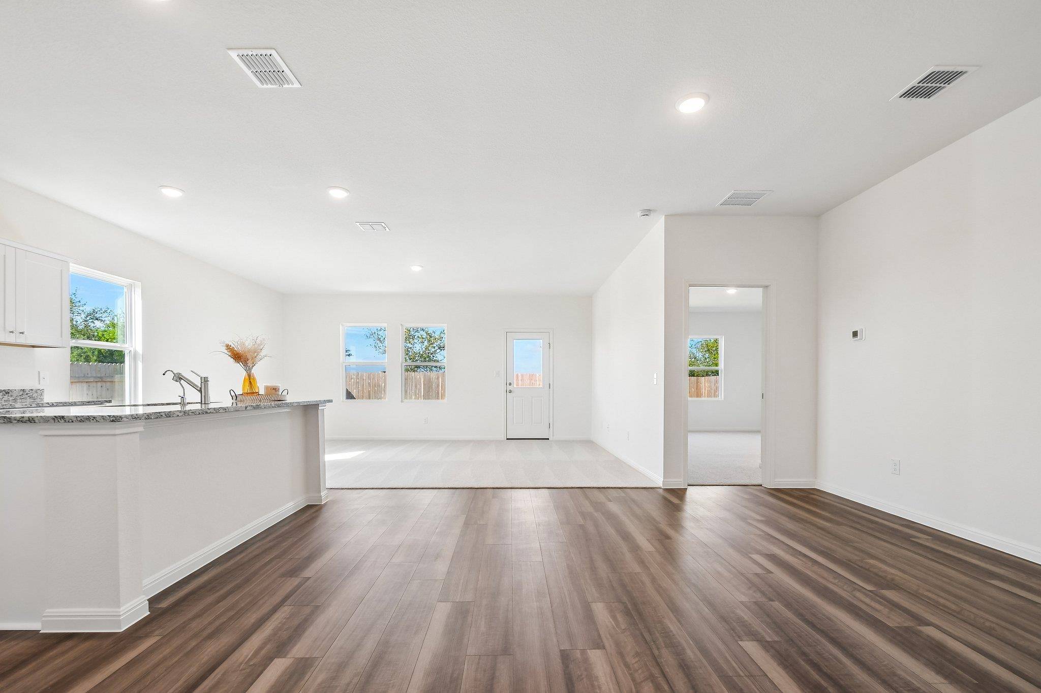 1305 Morris LOOP, San Marcos, TX 78666