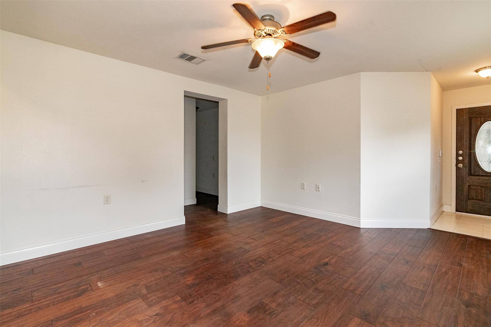 8801 Edmundsbury DR, Austin, TX 78747