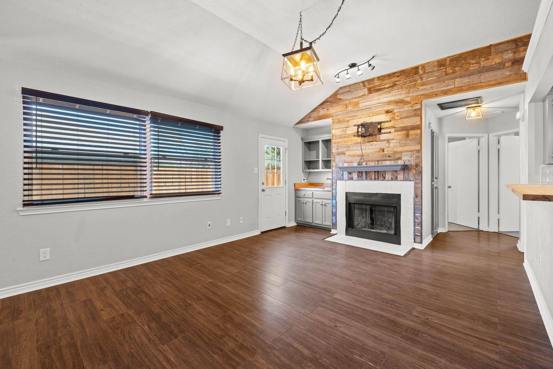 820 Mica LN, Leander, TX 78641