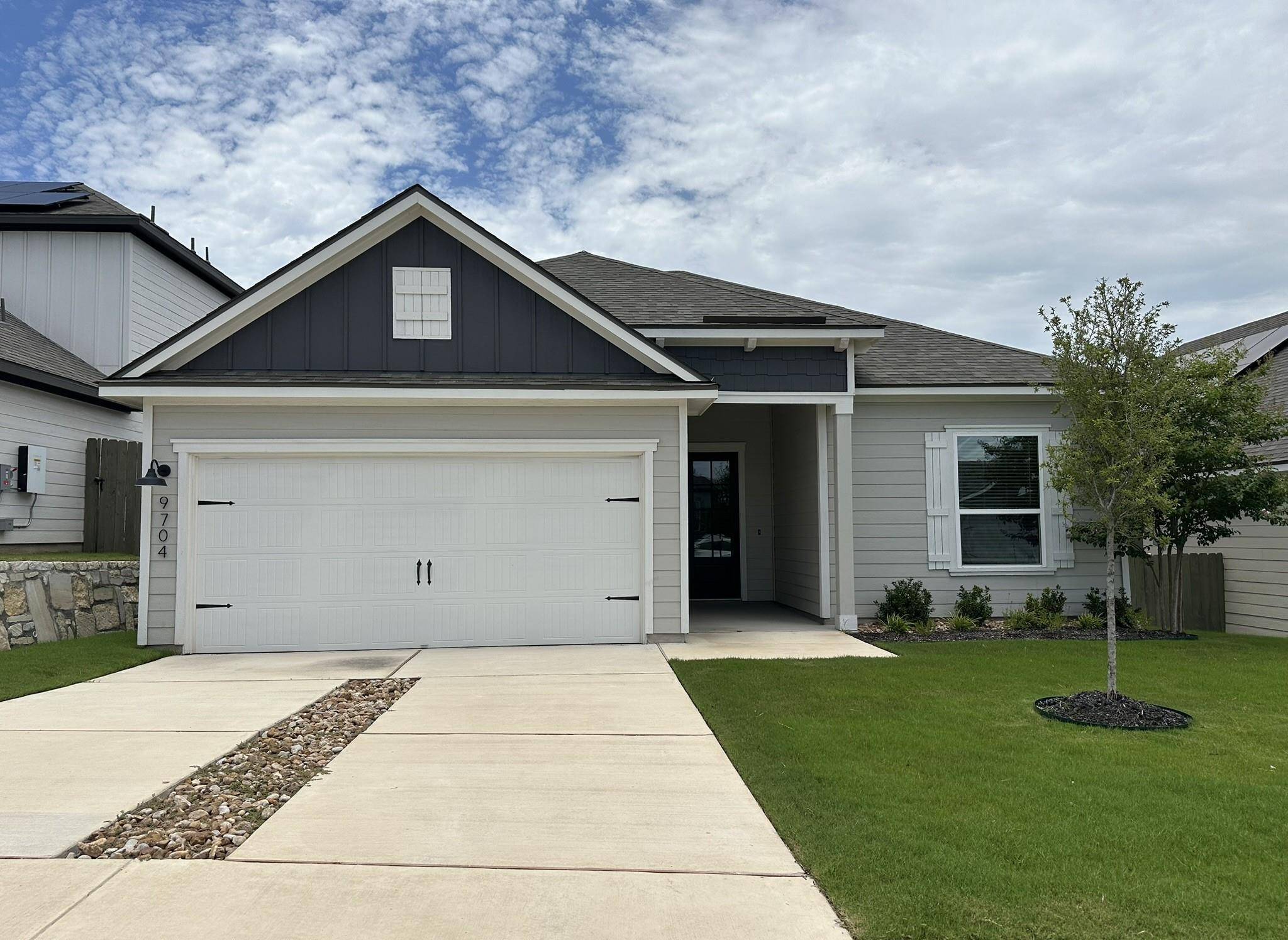 9704 Gladsome PATH, Manor, TX 78653
