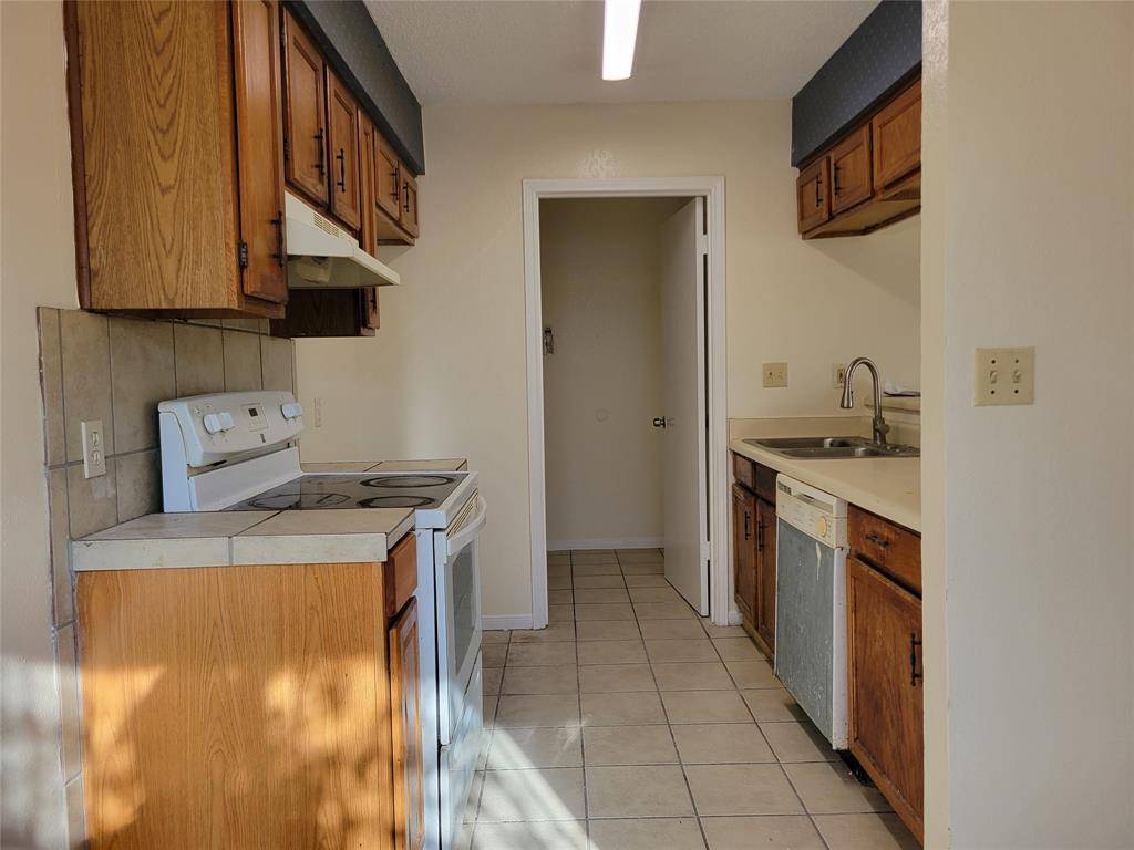 2804 Bull RUN #A, Taylor, TX 76574
