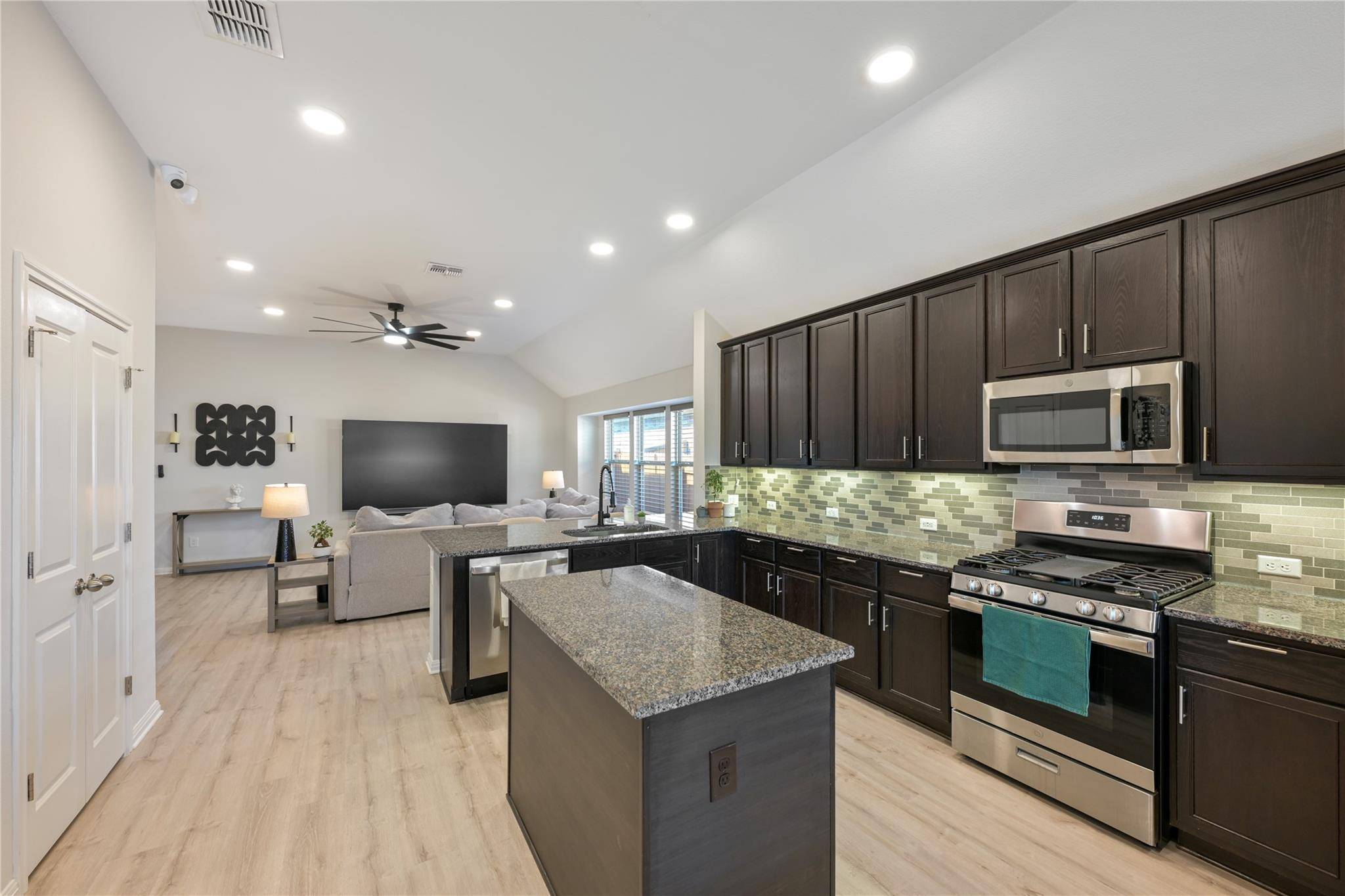 227 Biscayne Bay BND, Kyle, TX 78640