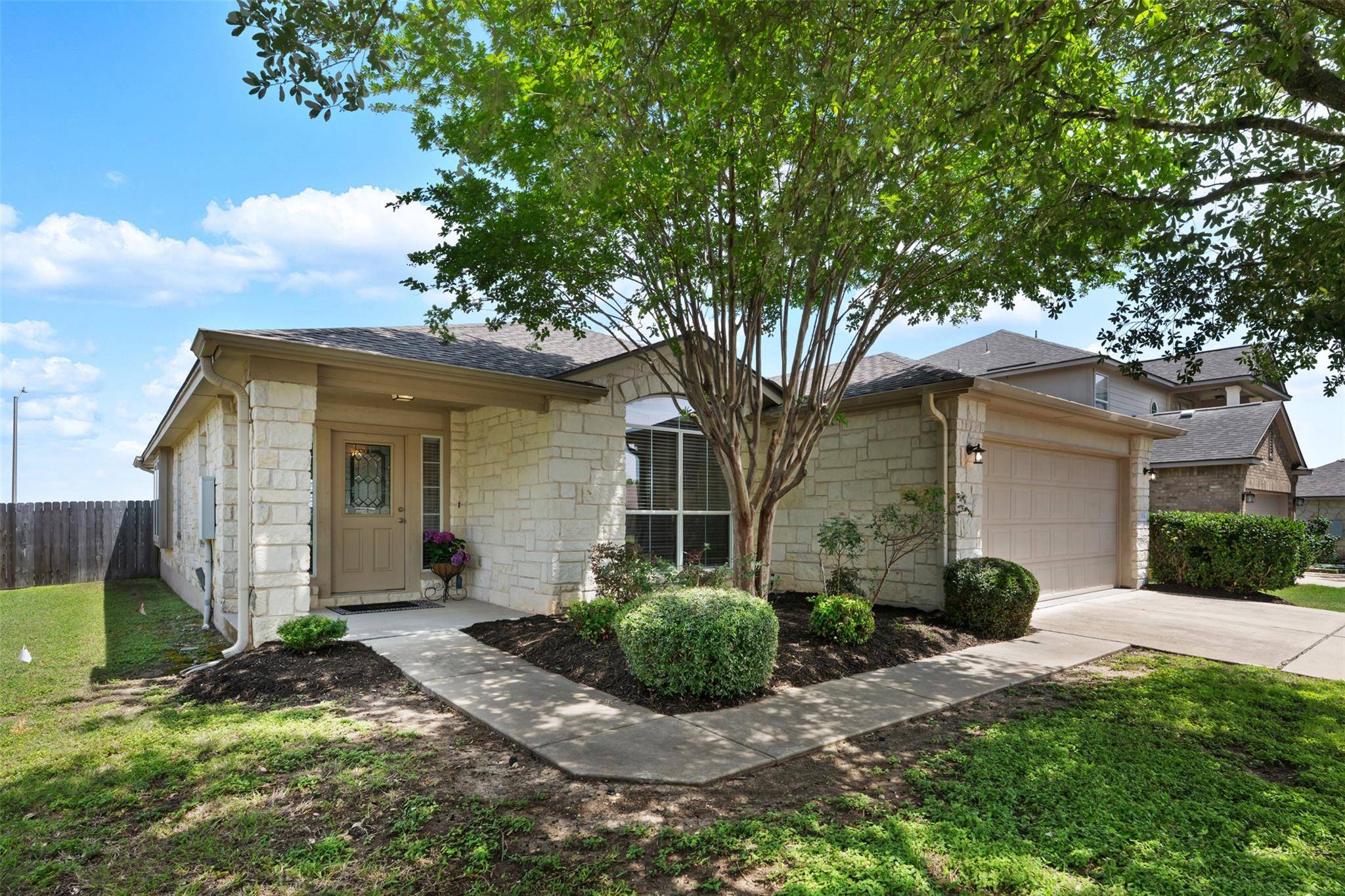 1304 Hensley DR, Leander, TX 78641