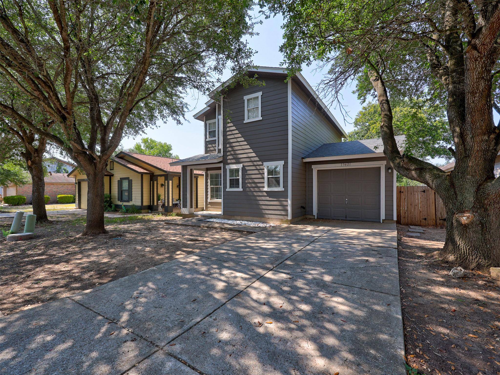 13421 Alysheba DR, Del Valle, TX 78617
