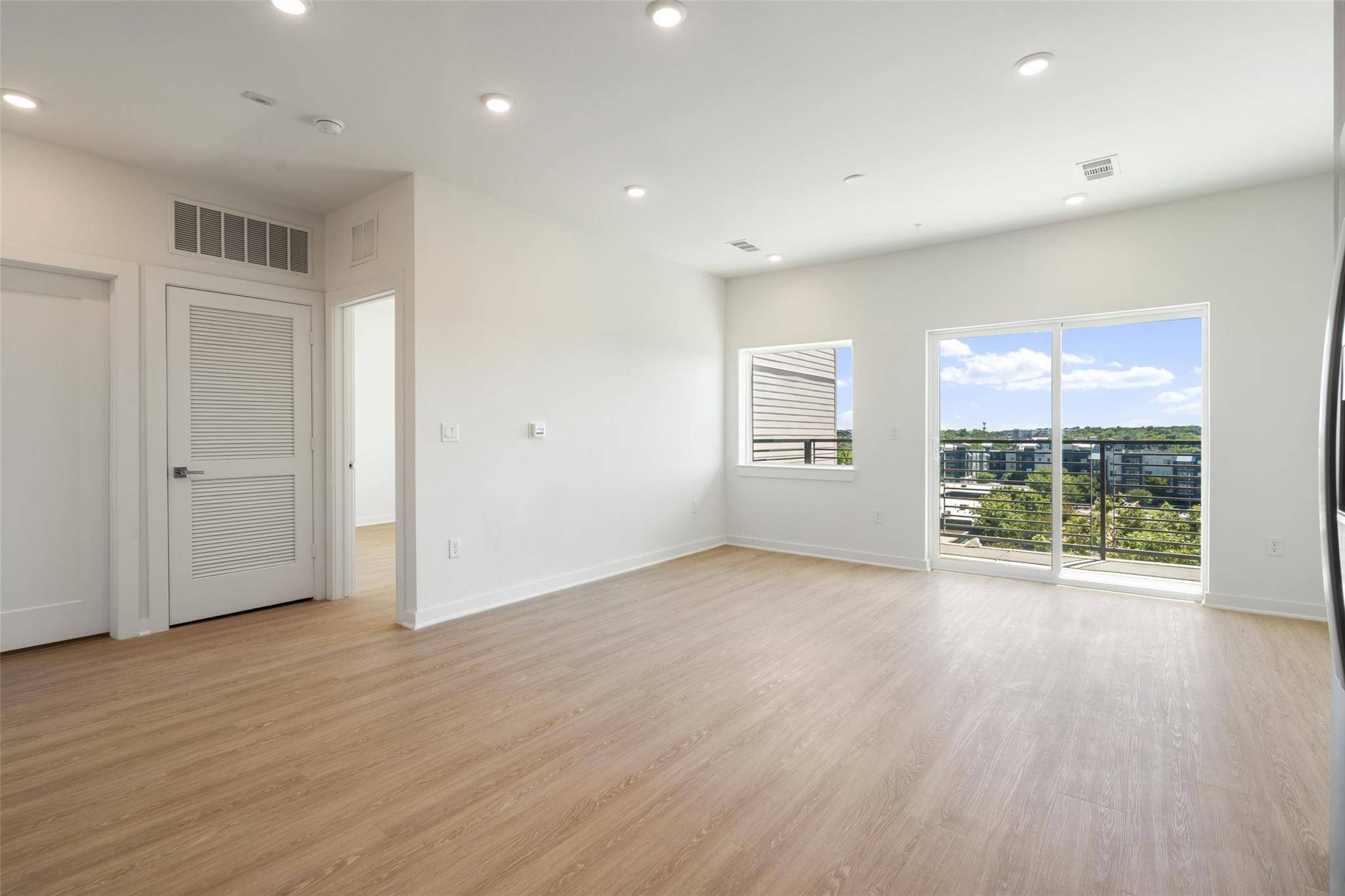4802 S Congress Ave #403, Austin, TX 78745