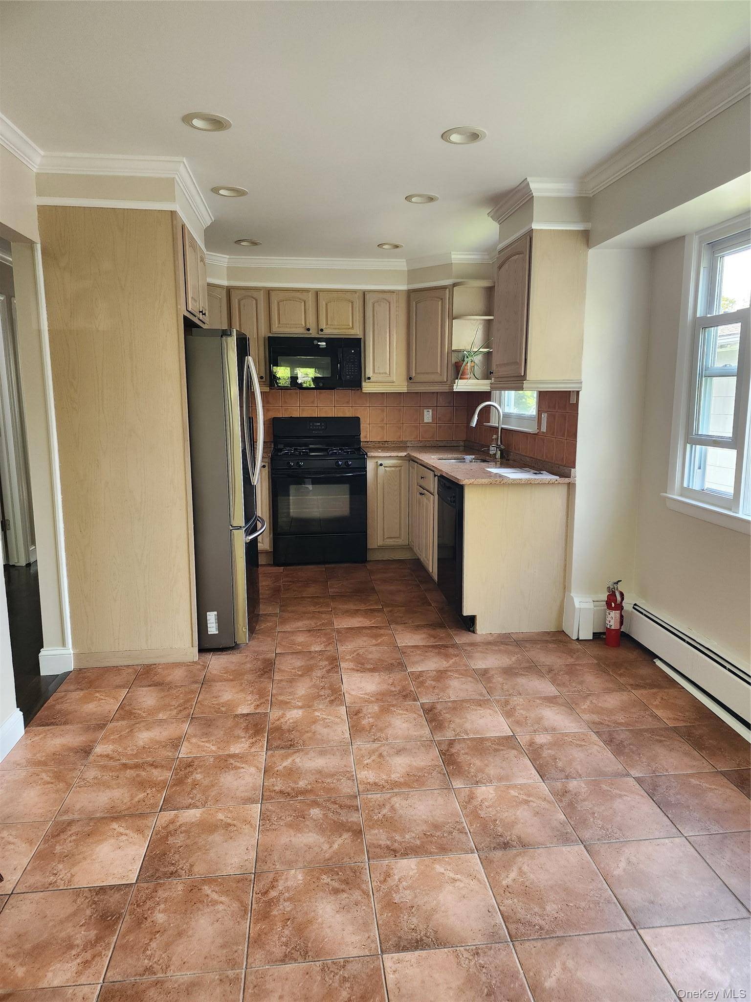 548 S 9th AVE #2, Mount Vernon, NY 10550