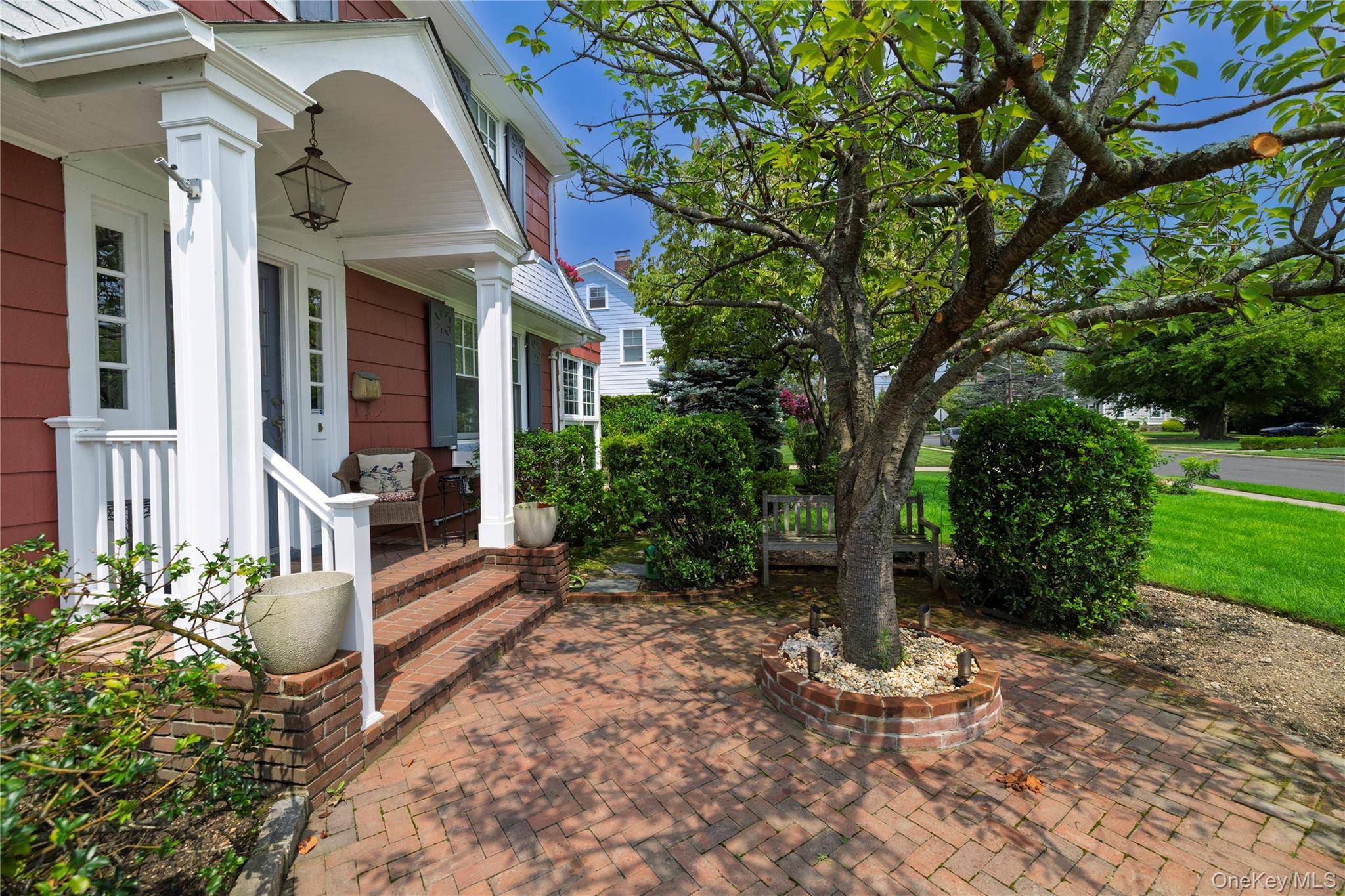 66 S Lewis PL, Rockville Centre, NY 11570
