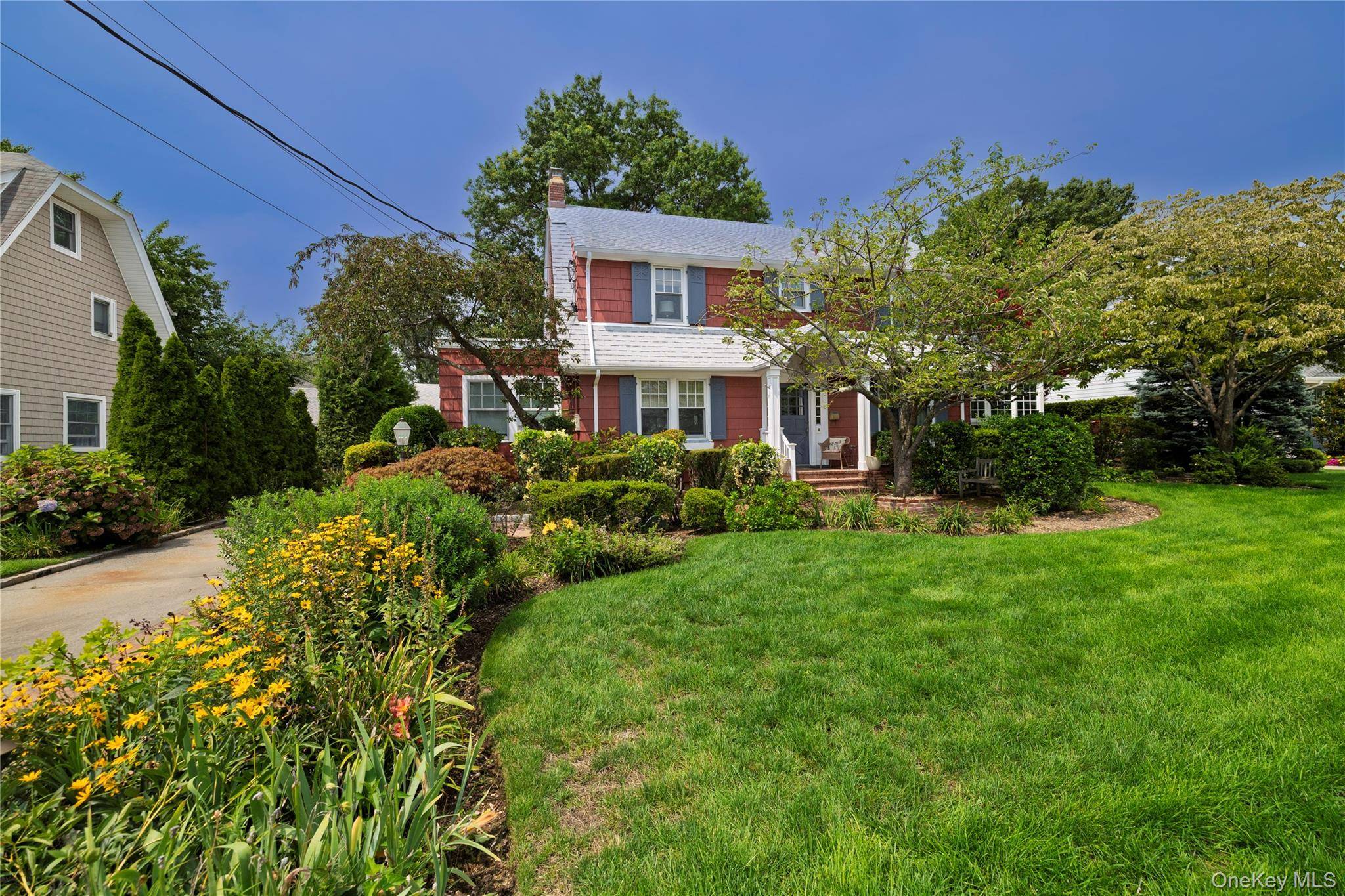 66 S Lewis PL, Rockville Centre, NY 11570