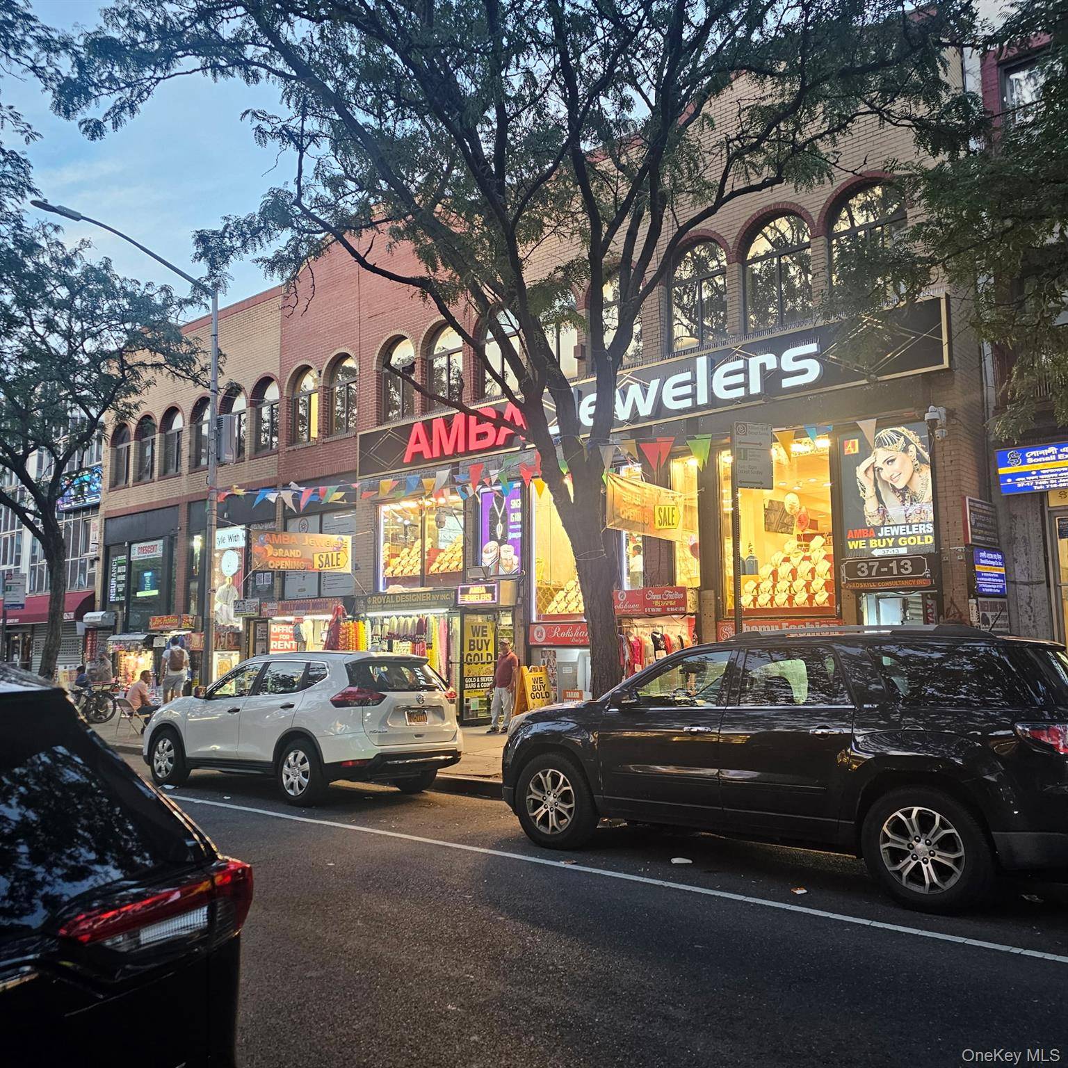 37-13 74th ST #2nd Fl, Jackson Heights, NY 11372
