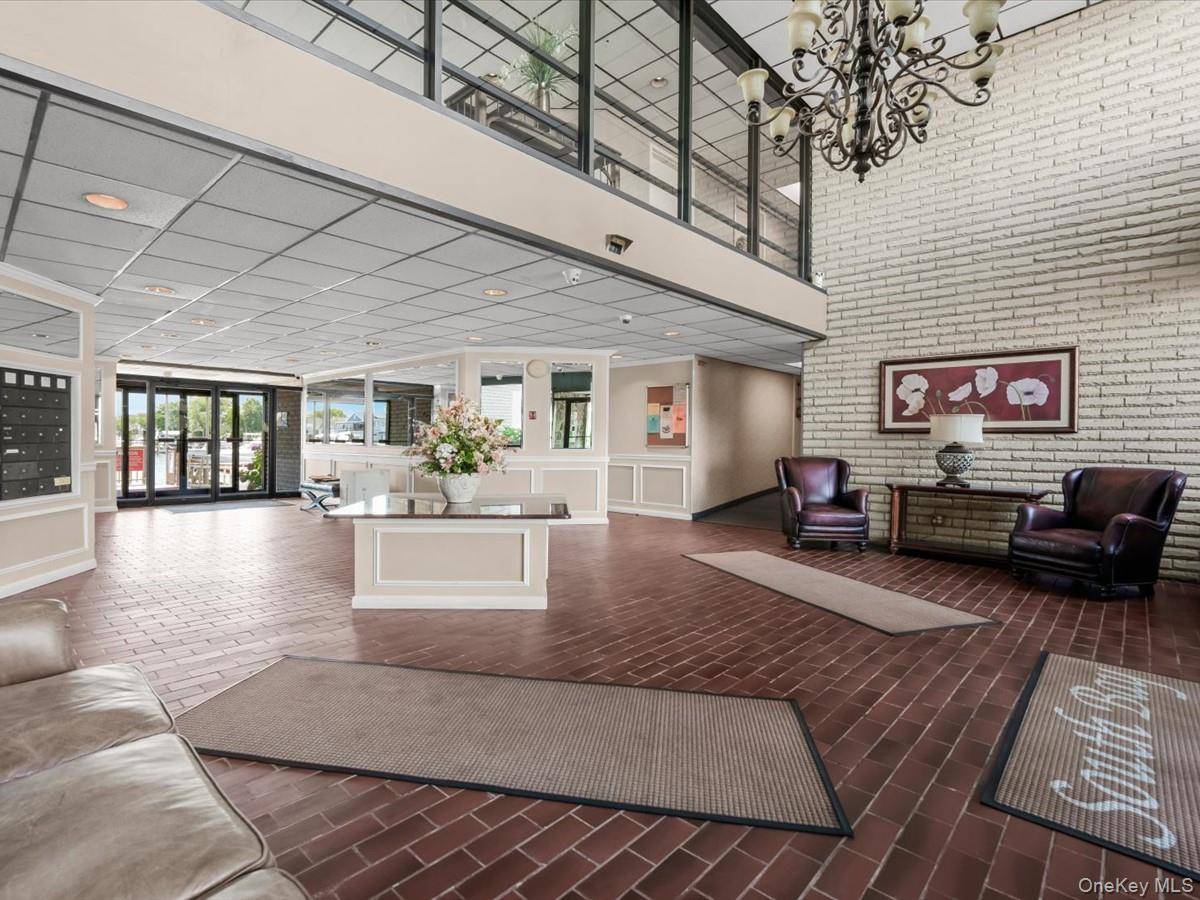 31 Casino #3J, Freeport, NY 11520