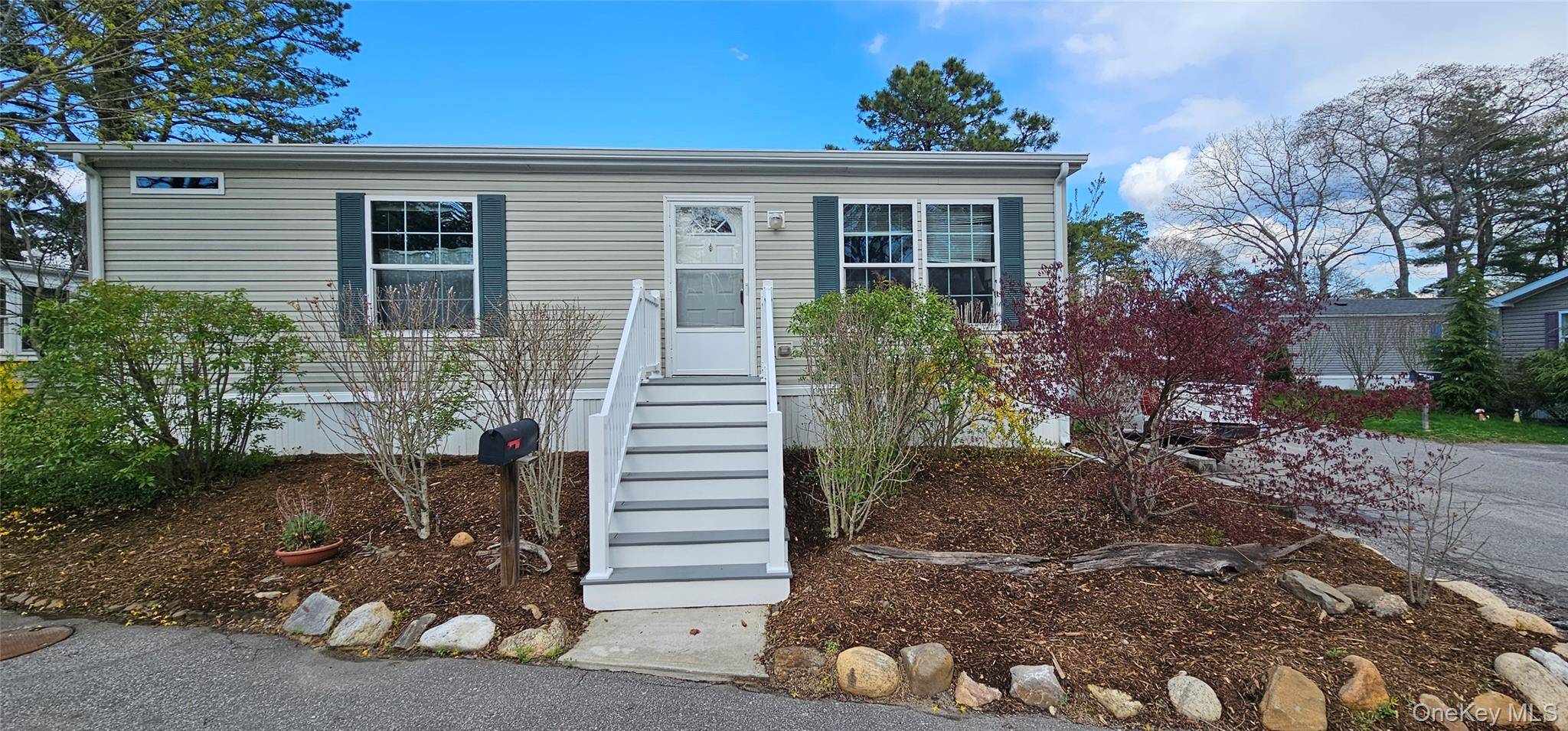 525-B26 Riverleigh AVE #B26, Riverhead, NY 11901