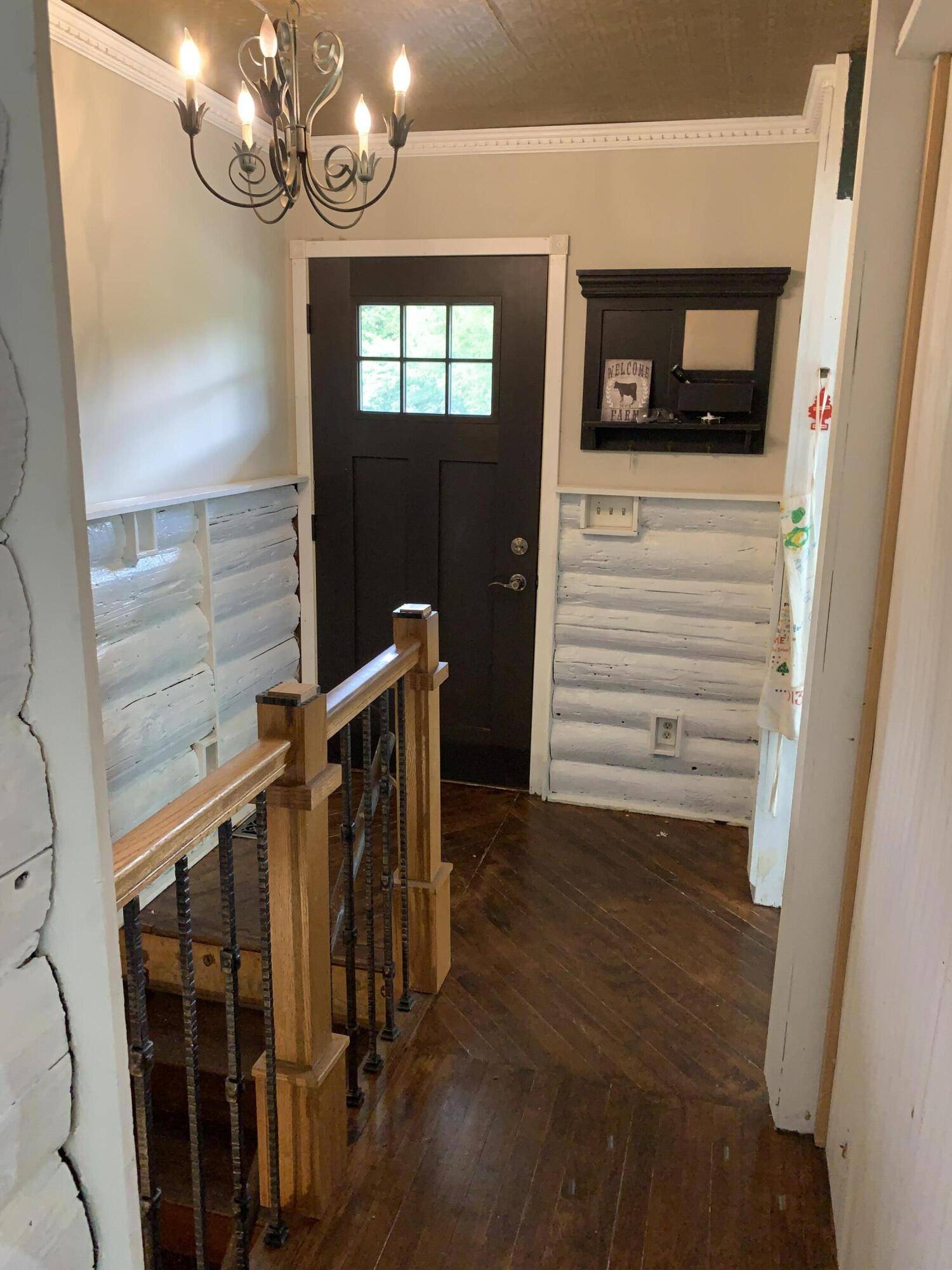48 E Division Road, Valparaiso, IN 46383