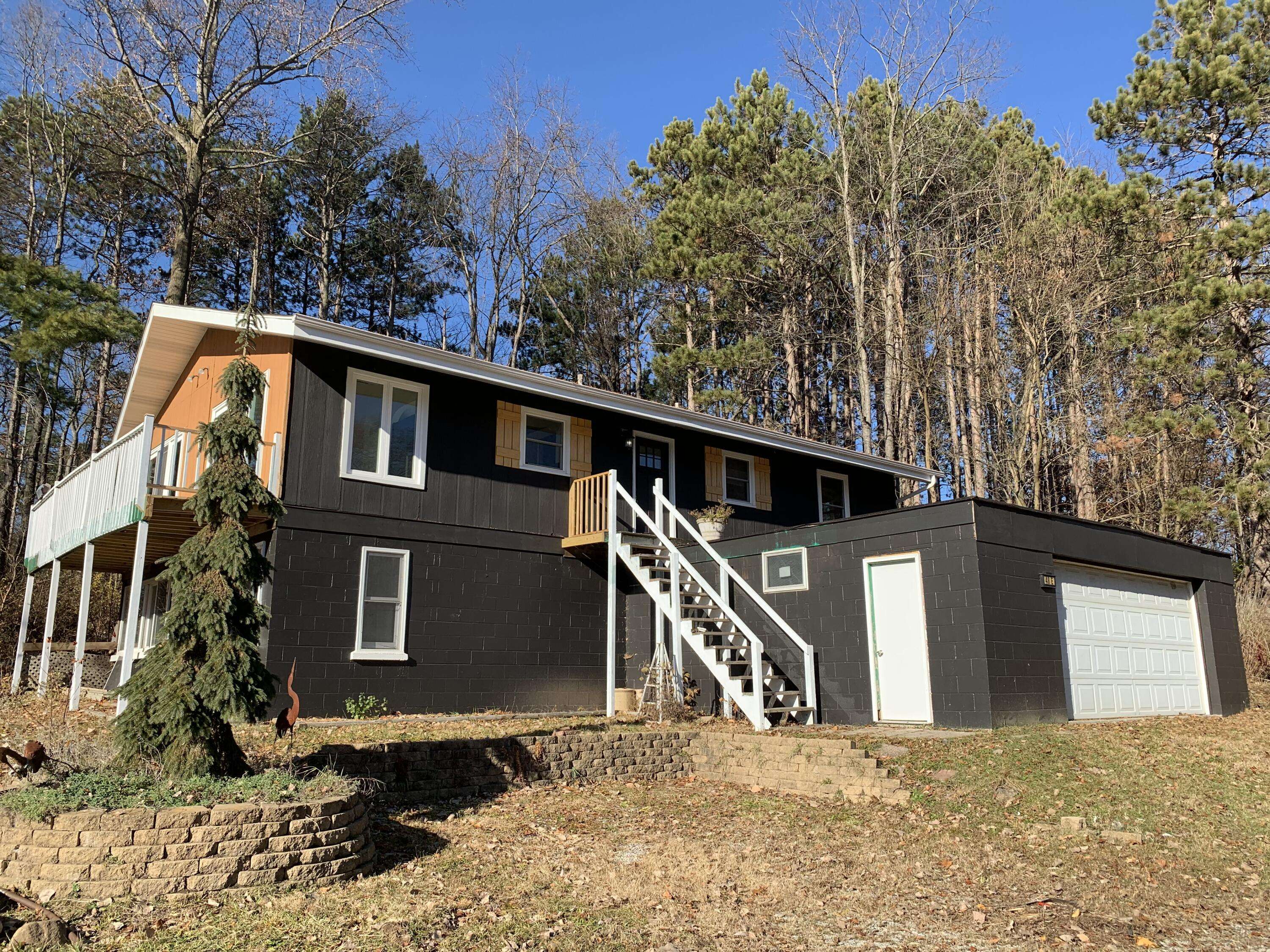 48 E Division Road, Valparaiso, IN 46383
