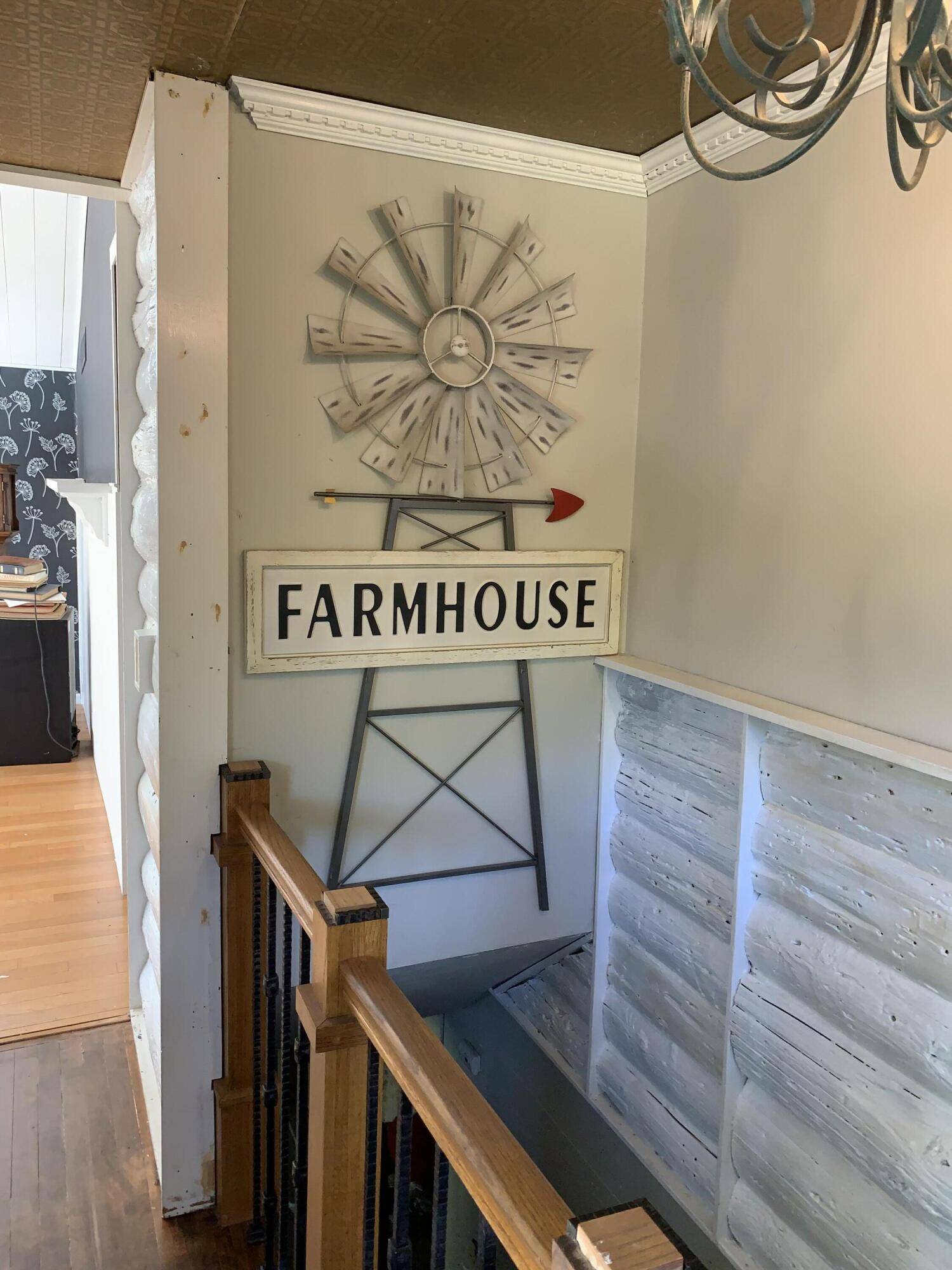 48 E Division Road, Valparaiso, IN 46383