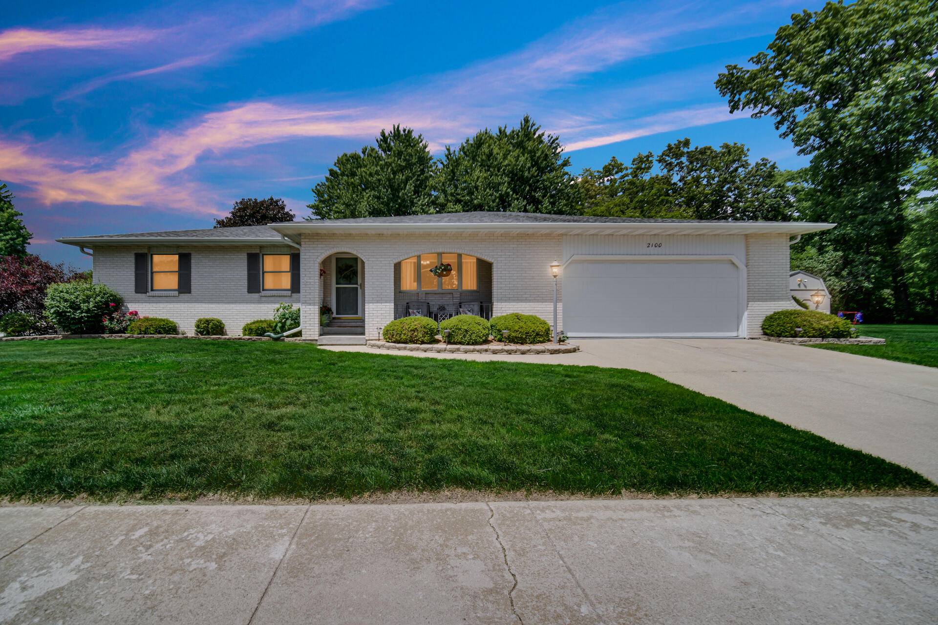2100 E 9th Place, Hobart, IN 46342