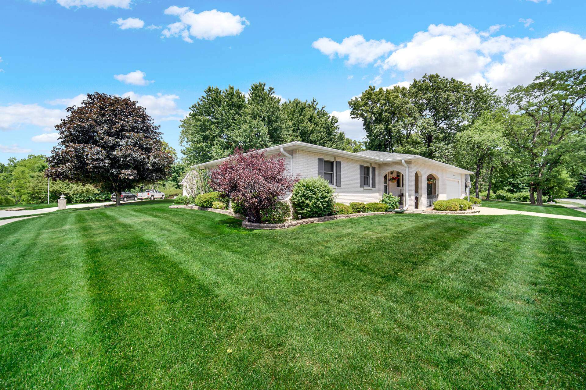 2100 E 9th Place, Hobart, IN 46342