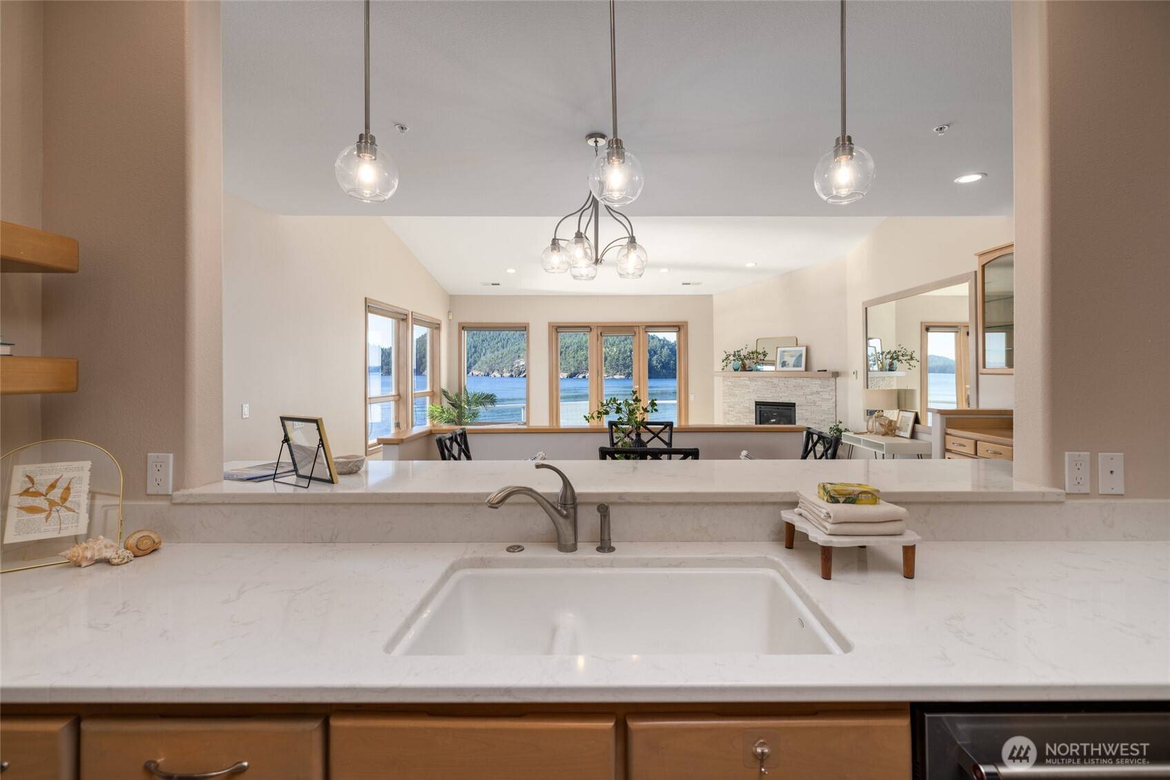 2401 Skyline WAY #203 E., Anacortes, WA 98221