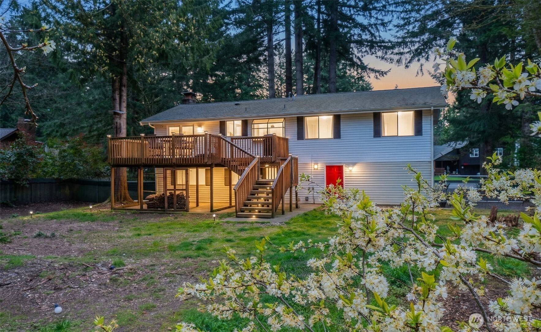 2191 Lakemoor DR SW, Olympia, WA 98512