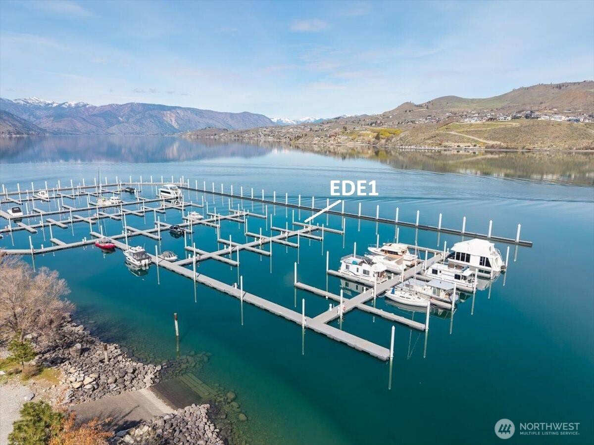 1350 W Woodin AVE #EDE1, Chelan, WA 98816