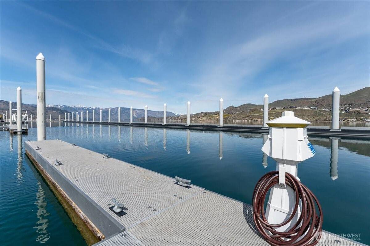 1350 W Woodin AVE #EDE1, Chelan, WA 98816
