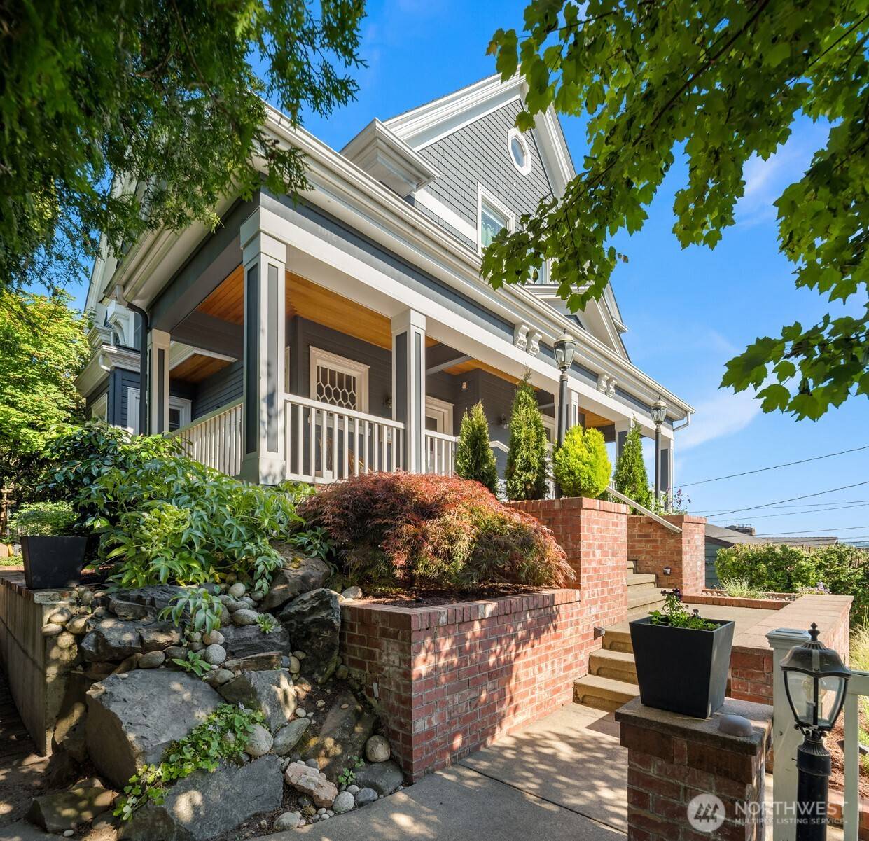 1012 2nd AVE W, Seattle, WA 98119