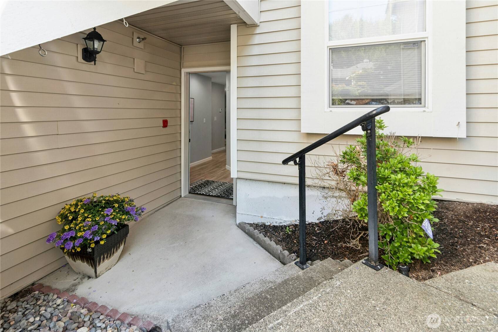 2300 Jefferson AVE NE #E121, Renton, WA 98056