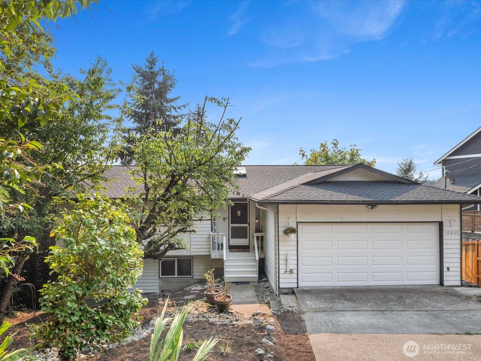 10830 Lake View DR, Lake Stevens, WA 98258