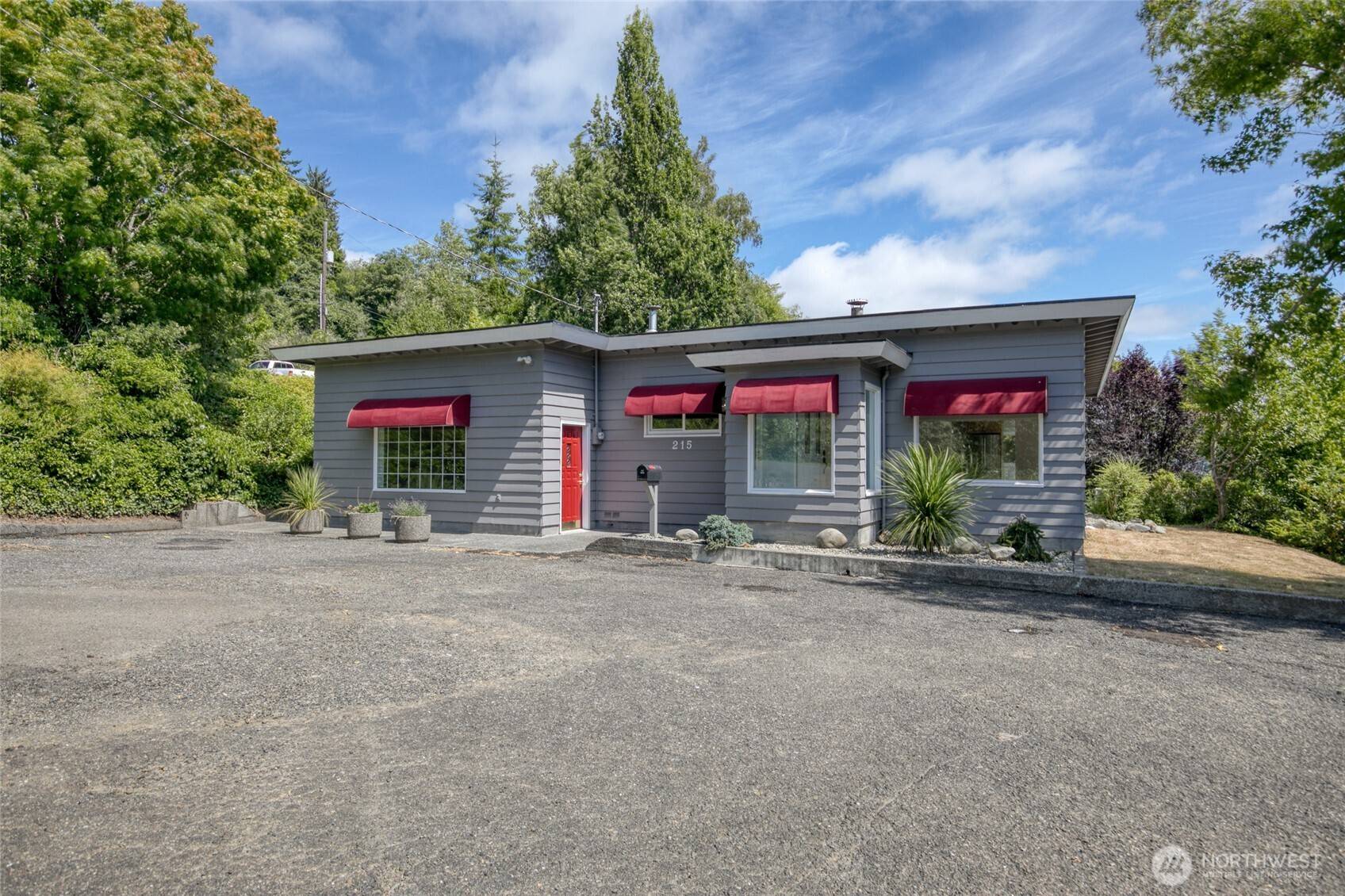 215 W Chenault AVE, Hoquiam, WA 98550