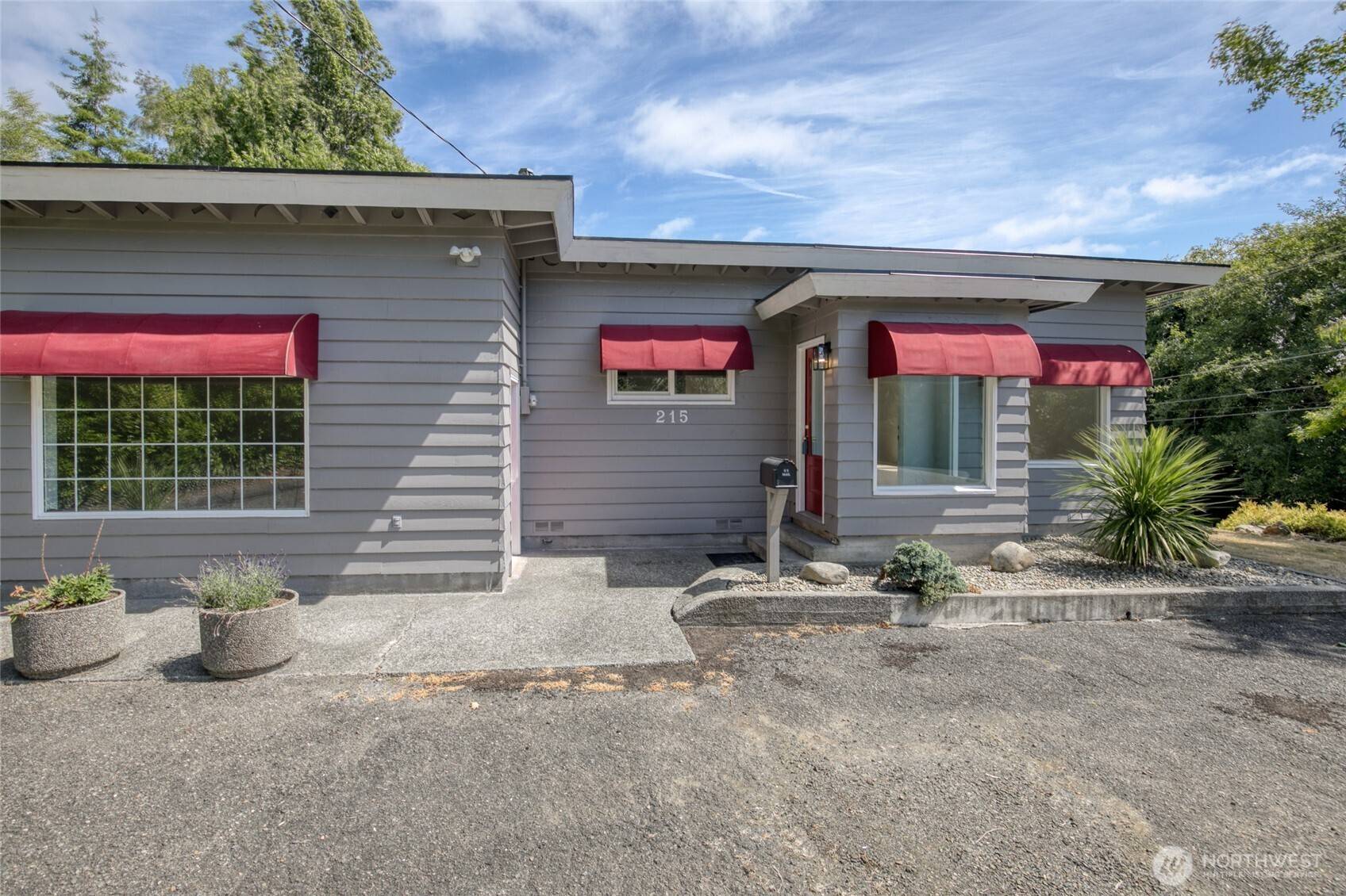 215 W Chenault AVE, Hoquiam, WA 98550