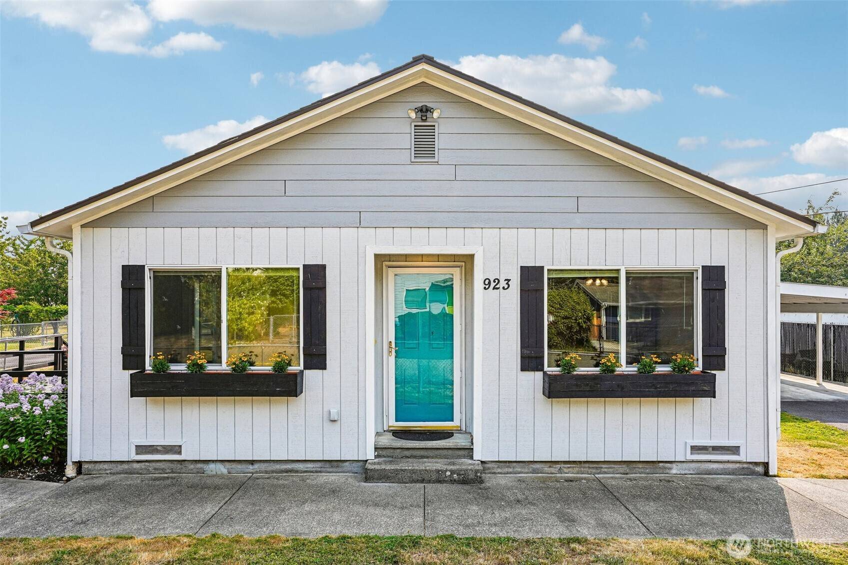 923 16th ST SW, Puyallup, WA 98371