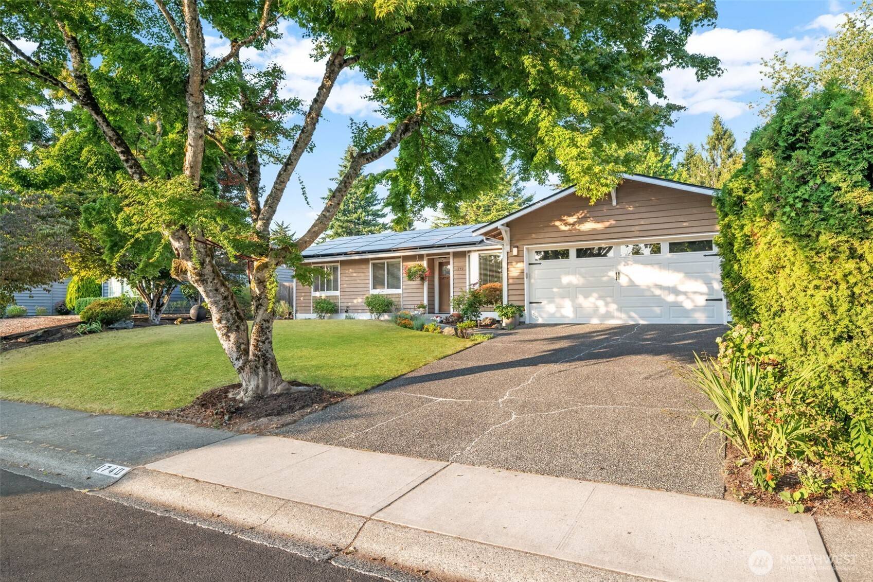 1740 211th WAY NE, Sammamish, WA 98074