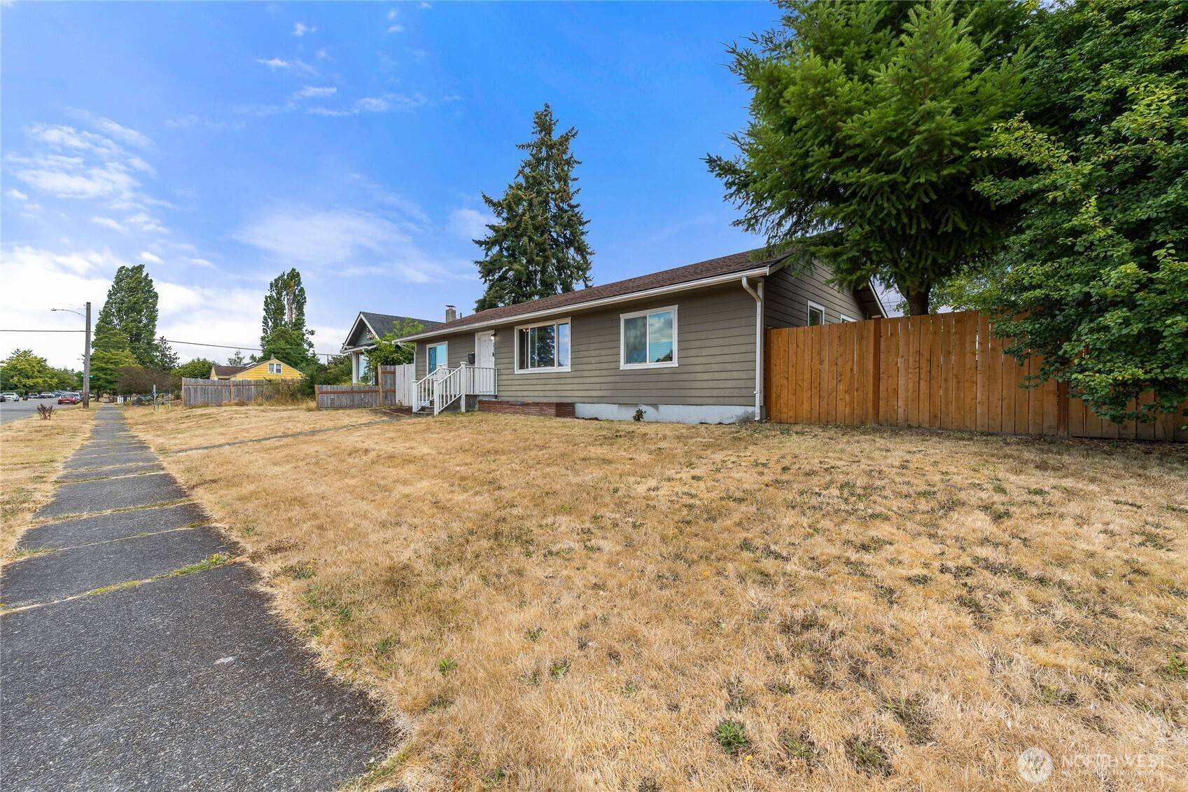 5911 S Thompson AVE, Tacoma, WA 98408