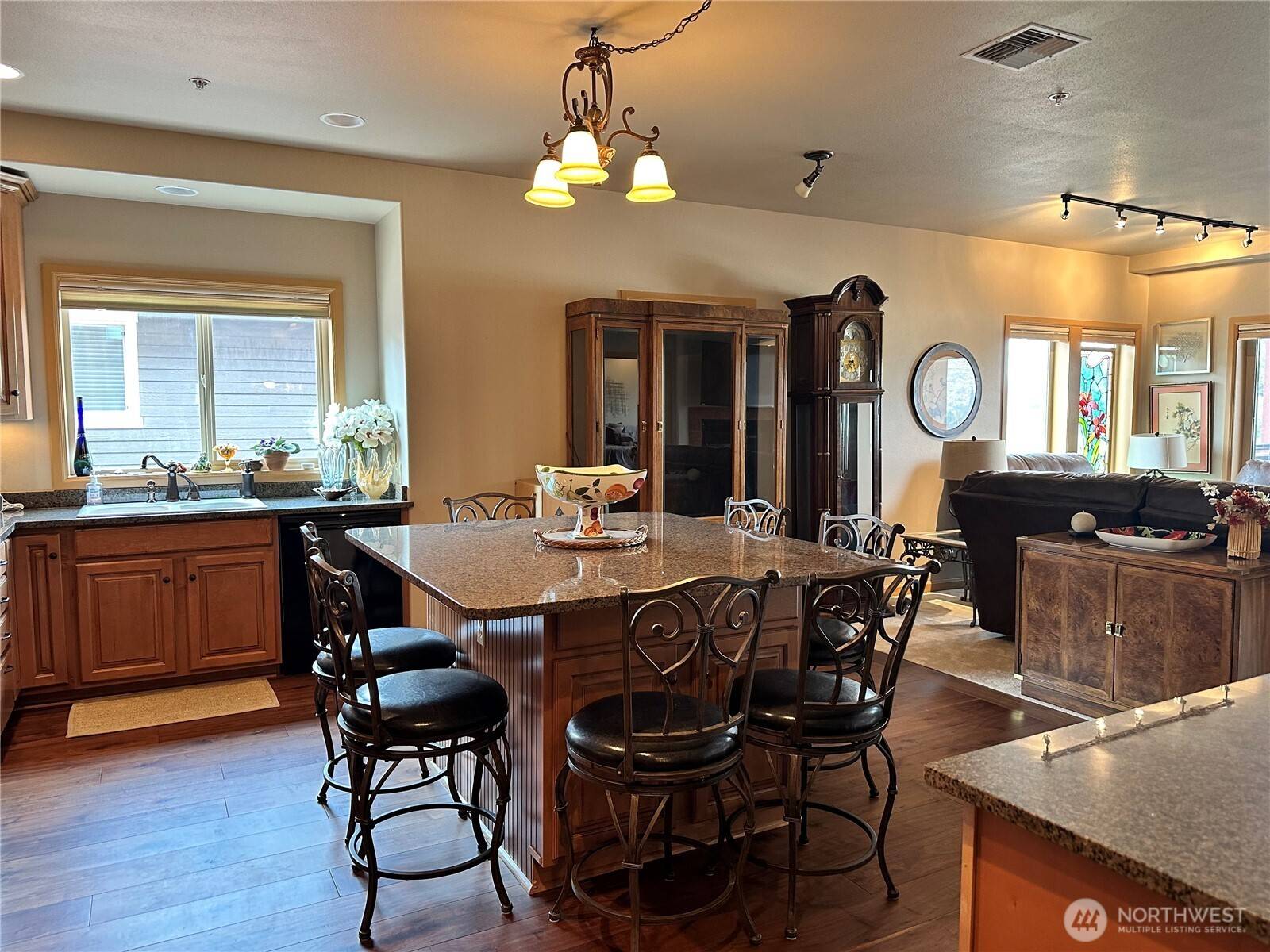 113 E Raymond ST #1B, Chelan, WA 98816