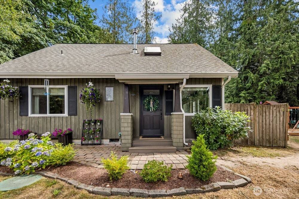 15811 32nd DR NW, Stanwood, WA 98292