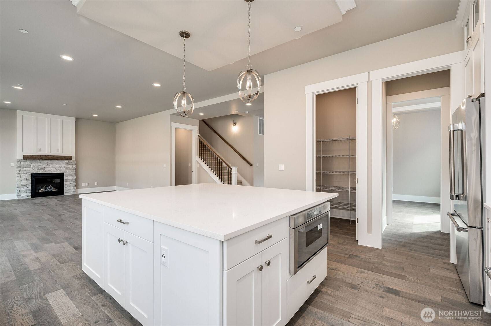 17254 NE 113th CT, Redmond, WA 98052