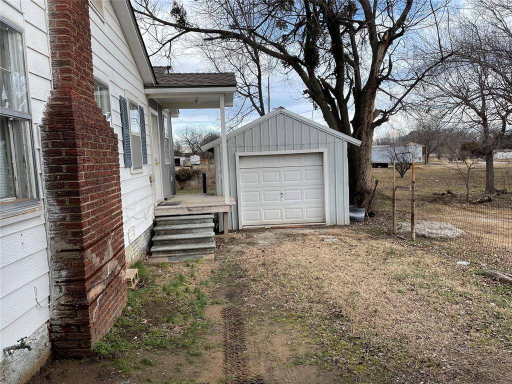 105 W 14th ST, Wewoka, OK 74884