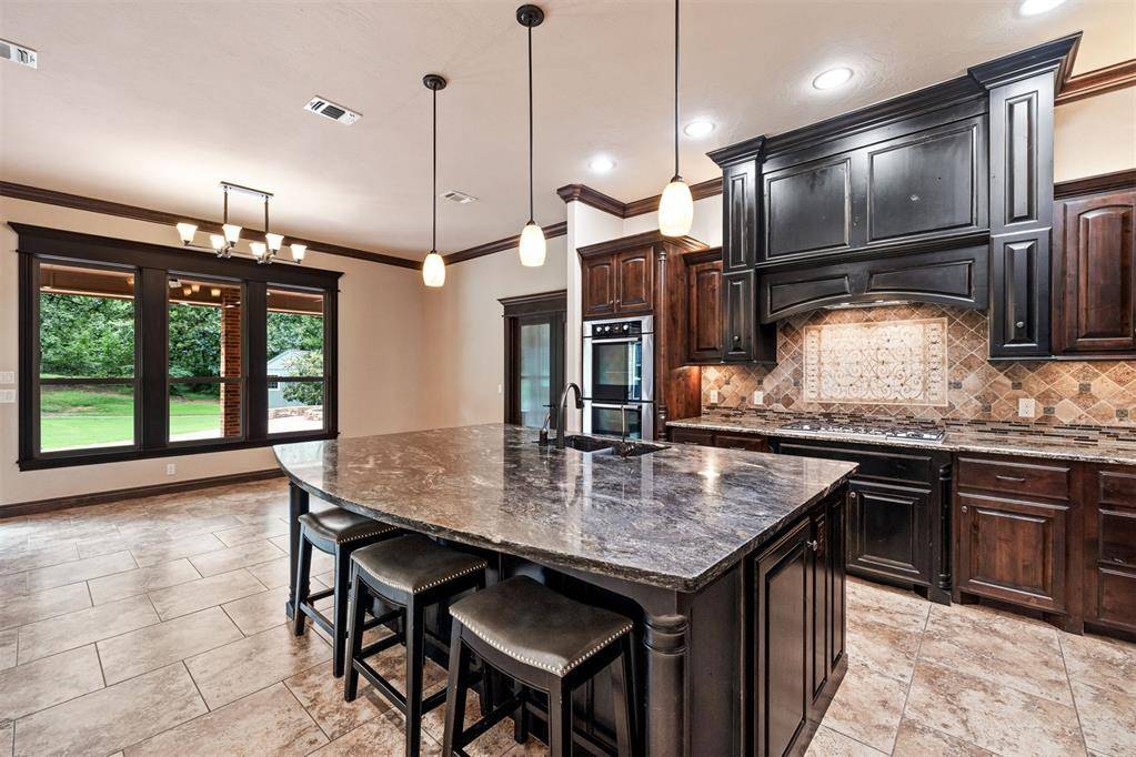 4160 Newburg DR, Choctaw, OK 73020