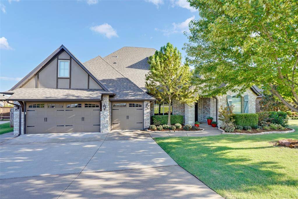 800 Tacoma Bridge CT, Edmond, OK 73034