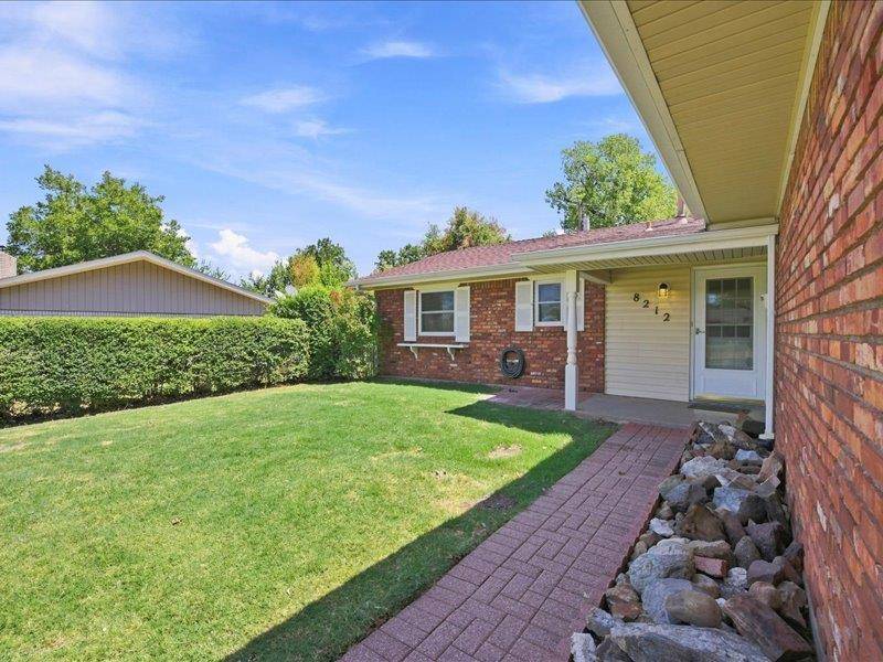 8212 NW 33rd ST, Bethany, OK 73008